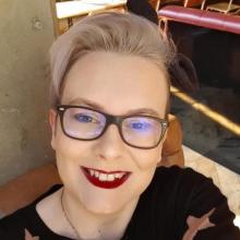 Dr Eve Blezard